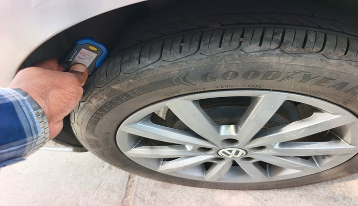 2018 Volkswagen Vento 1.2 TSI HIGHLINE PLUS AT, Petrol, Automatic, 1,03,442 km, tyre