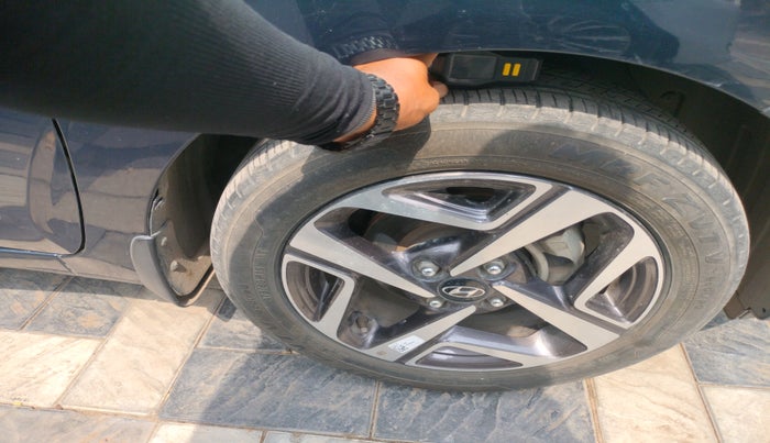 2022 Hyundai AURA SX 1.2 CNG, Petrol, Manual, 50,816 km, tyre