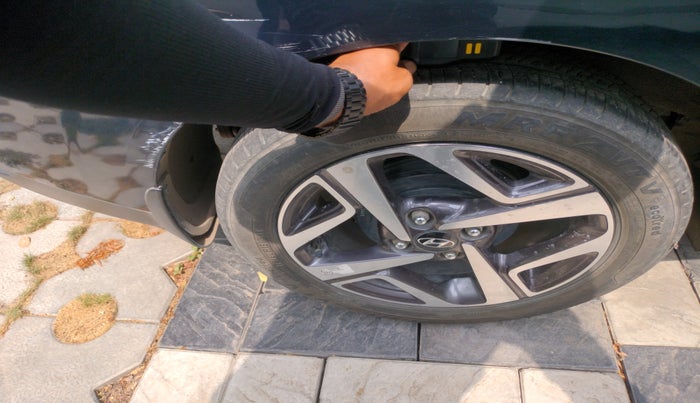 2022 Hyundai AURA SX 1.2 CNG, Petrol, Manual, 50,816 km, tyre