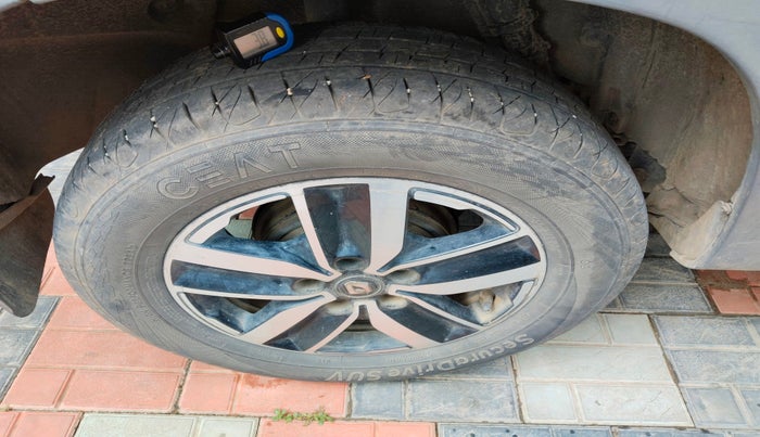 2018 Renault Duster 110 PS RXS SANDSTORM EDITION DIESEL, Diesel, Manual, 1,57,738 km, tyre