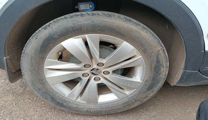 2023 Skoda KUSHAQ AMBITION 1.5 TSI DSG, Petrol, Automatic, 18,000 km, tyre