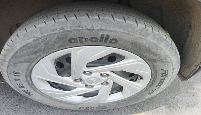 2023 Hyundai Creta E 1.5 DIESEL, Diesel, Manual, 77,968 km, tyre