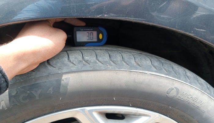 2014 Ford Ecosport TITANIUM 1.5L DIESEL, Diesel, Manual, 1,12,179 km, tyre