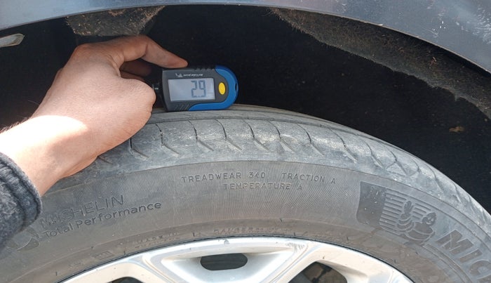 2014 Ford Ecosport TITANIUM 1.5L DIESEL, Diesel, Manual, 1,12,179 km, tyre