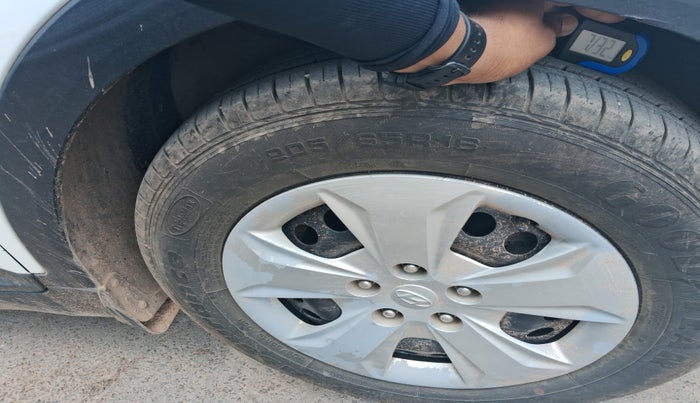 2018 Hyundai Creta E PLUS 1.4 DIESEL, Diesel, Manual, 1,00,476 km, tyre