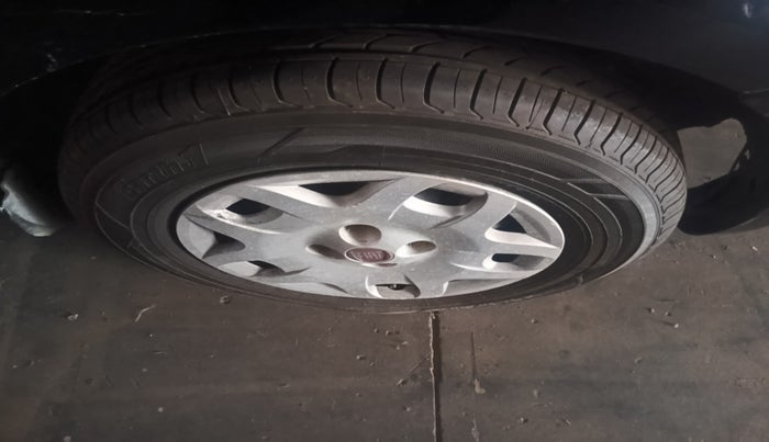 2014 Fiat Grand Punto DYNAMIC 1.3, Diesel, Manual, 7,00,000 km, tyre