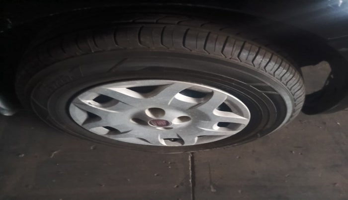 2014 Fiat Grand Punto DYNAMIC 1.3, Diesel, Manual, 7,00,000 km, tyre