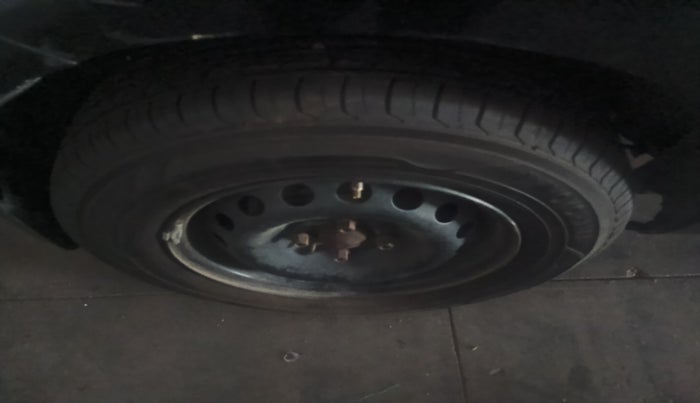 2014 Fiat Grand Punto DYNAMIC 1.3, Diesel, Manual, 7,00,000 km, tyre