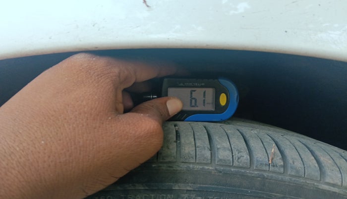 2016 Volvo S60 KINETIC D4, Diesel, Automatic, 1,07,978 km, tyre