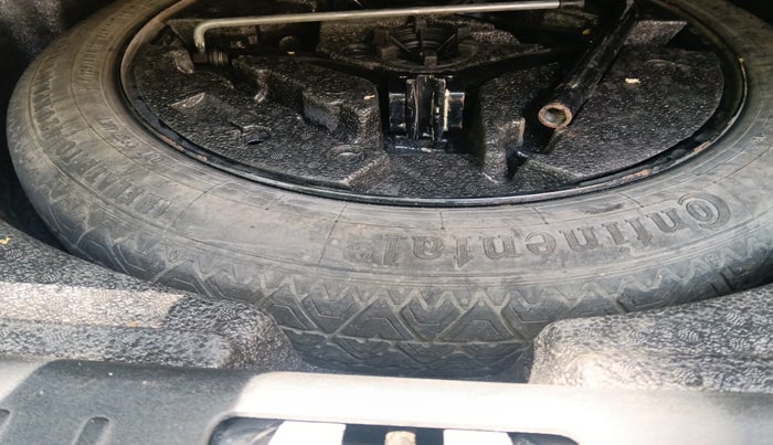 2016 Volvo S60 KINETIC D4, Diesel, Automatic, 1,07,978 km, tyre