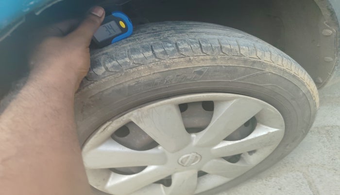 2016 Nissan Micra Active XV SAFETY PACK, Petrol, Manual, 1,21,654 km, tyre