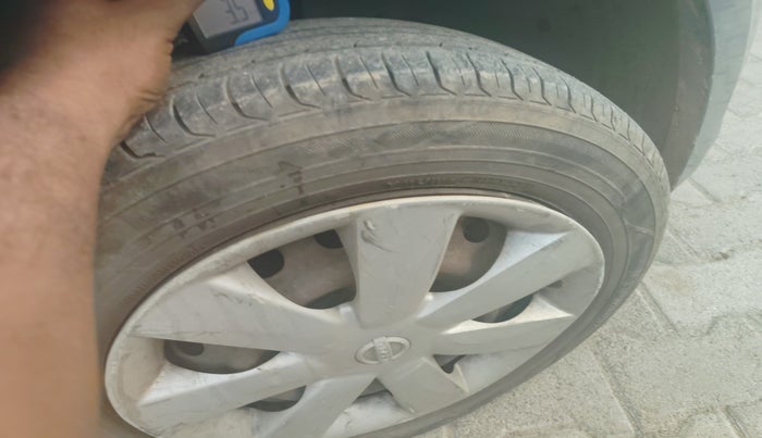 2016 Nissan Micra Active XV SAFETY PACK, Petrol, Manual, 1,21,654 km, tyre