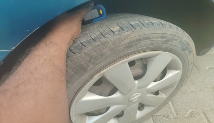 2016 Nissan Micra Active XV SAFETY PACK, Petrol, Manual, 1,21,654 km, tyre