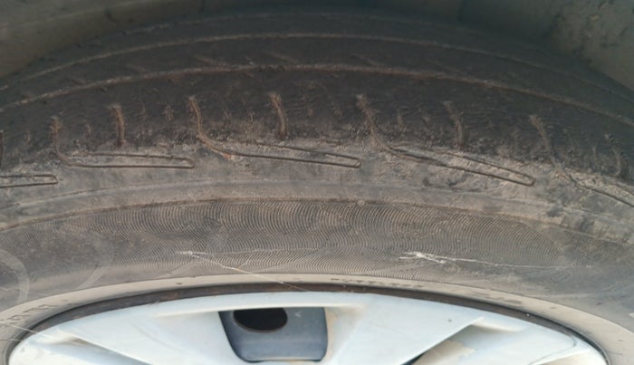 2010 Maruti Swift Dzire VXI, Petrol, Manual, 75,928 km, tyre