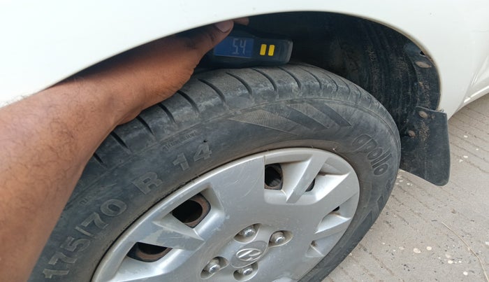 2013 Hyundai i20 MAGNA (O) 1.2, Petrol, Manual, 2,06,288 km, tyre