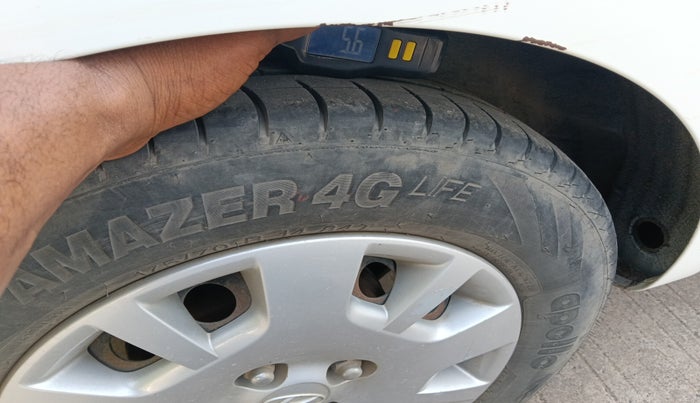 2013 Hyundai i20 MAGNA (O) 1.2, Petrol, Manual, 2,06,288 km, tyre