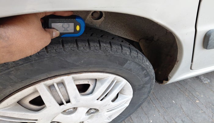 2011 Hyundai Santro Xing GL, Petrol, Manual, 80,556 km, tyre