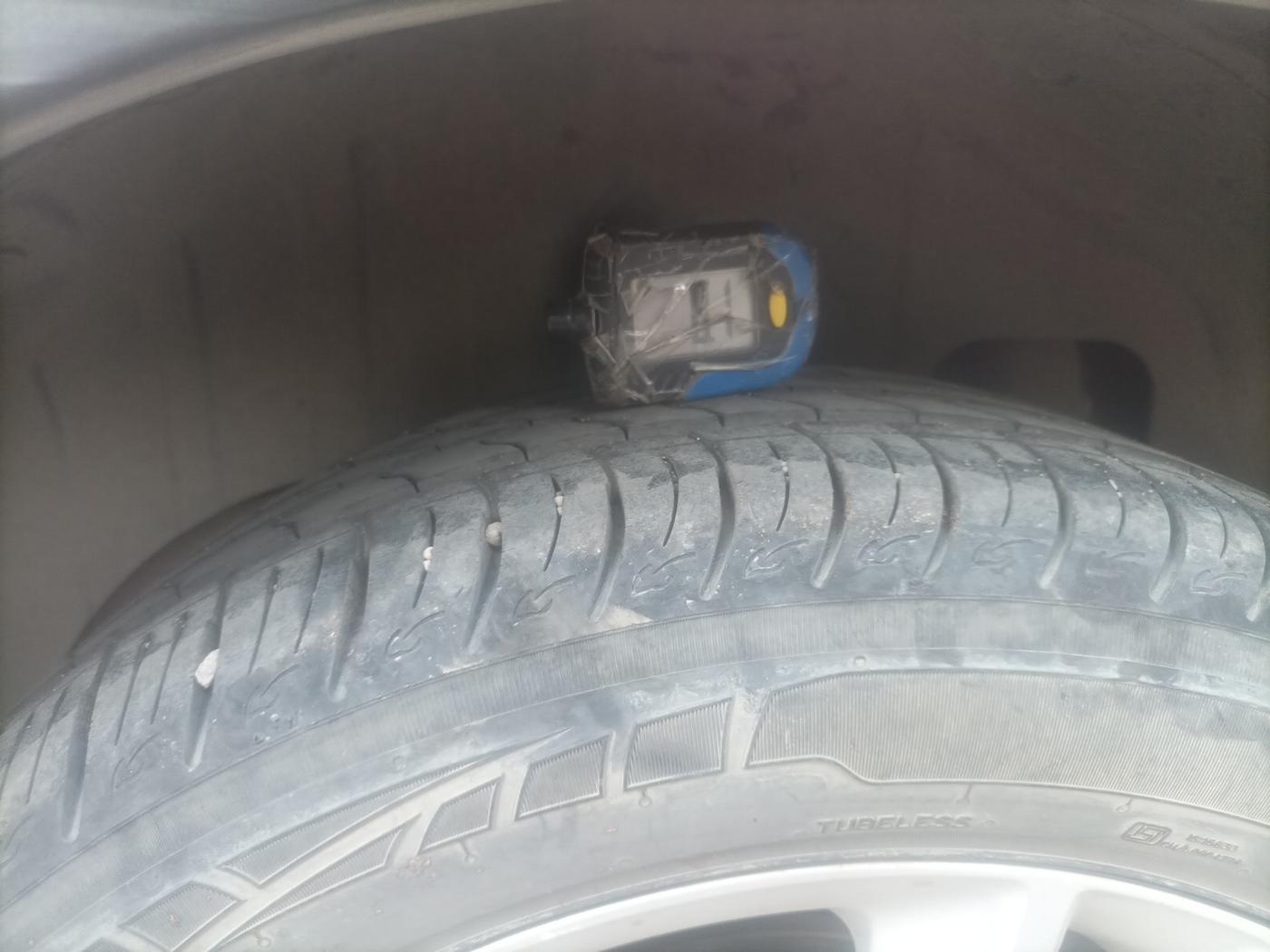 2019 Mahindra XUV300 W8 1.2 PETROL, Petrol, Manual, 31,050 km, tyre