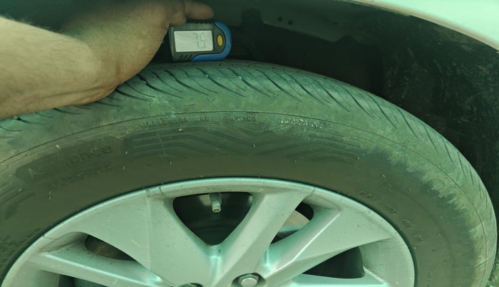 2020 Toyota Innova Crysta 2.4 VX 8 STR, Diesel, Manual, 1,16,716 km, tyre