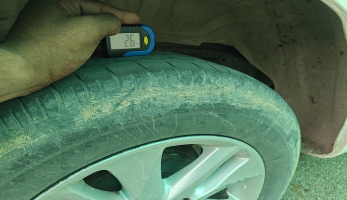 2020 Toyota Innova Crysta 2.4 VX 8 STR, Diesel, Manual, 1,16,716 km, tyre