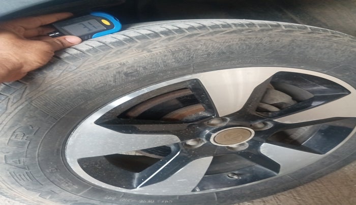 2018 Tata NEXON XZA PLUS PETROL, Petrol, Automatic, 33,033 km, tyre