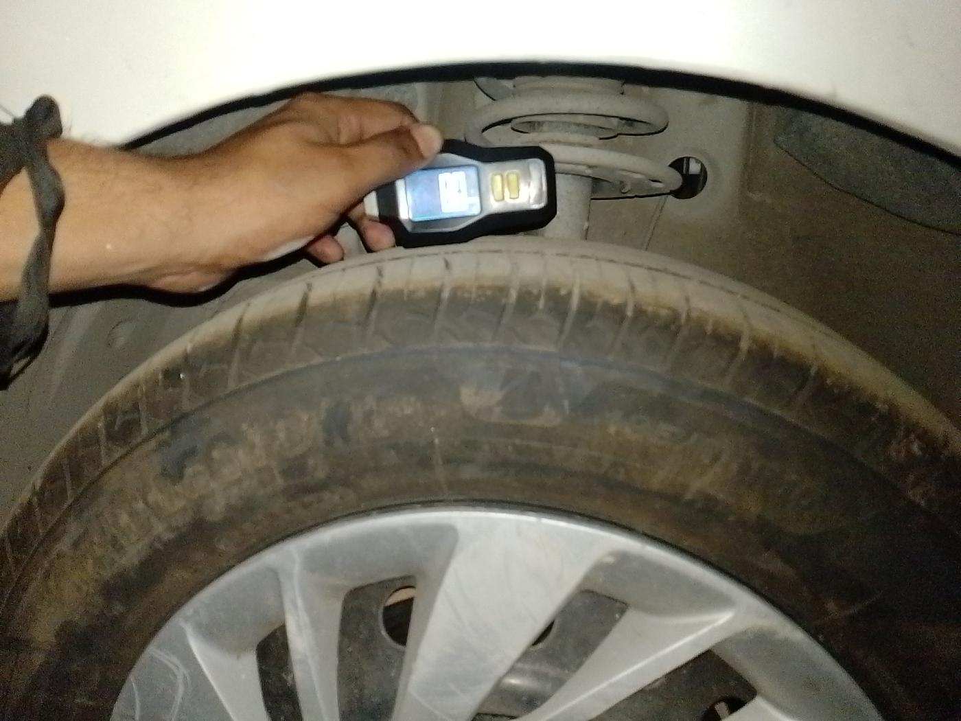 2021 Maruti Ertiga VXI SHVS, Petrol, Manual, 41,628 km, tyre