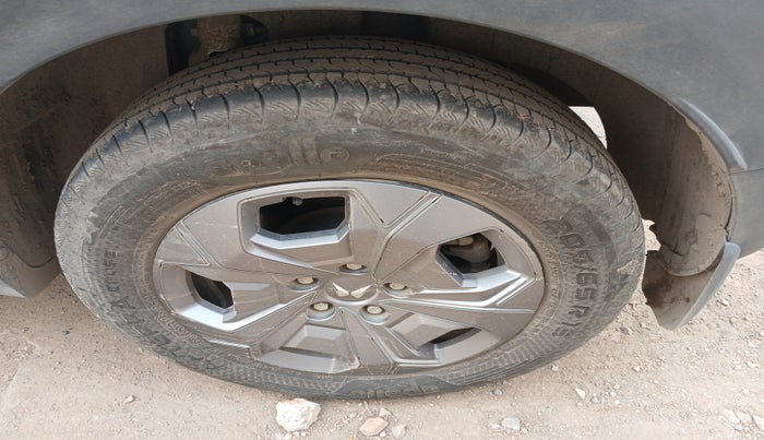 2024 Mahindra XUV 3XO MX3 Pro 1.2 L TCMPFi, Petrol, Manual, 13,868 km, tyre