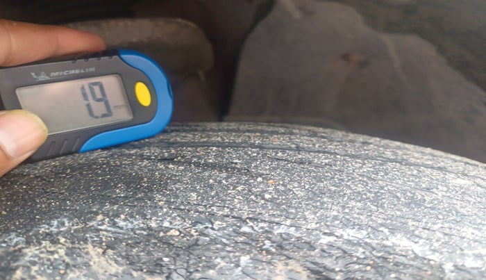 2016 Mahindra XUV500 W4, Diesel, Manual, 71,376 km, tyre