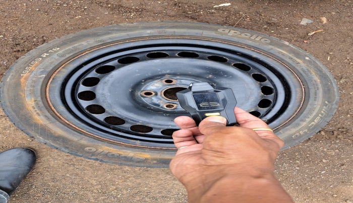 2012 Skoda Superb ELEGANCE 2.0 TDI CR AT, Diesel, Automatic, 1,71,221 km, tyre