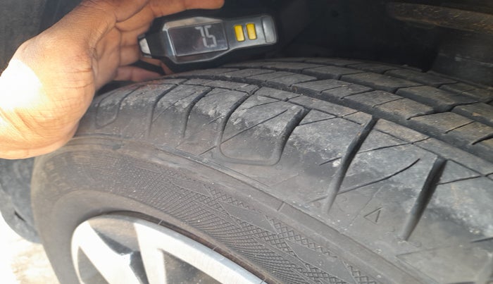 2017 Maruti S Cross DELTA 1.3, Diesel, Manual, 98,648 km, tyre