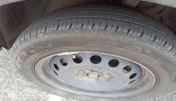 2019 Tata NEXON XE PETROL, Petrol, Manual, 88,398 km, tyre