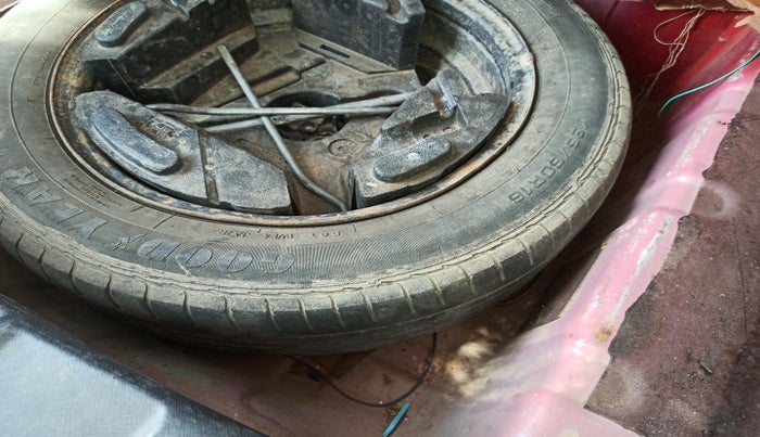 2019 Tata NEXON XE PETROL, Petrol, Manual, 88,398 km, tyre