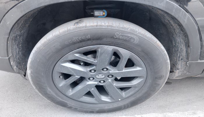 2022 Tata Harrier XTA 2.0L KRYOTEC PLUS, Diesel, Automatic, 39,684 km, tyre