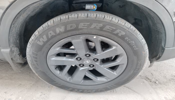 2022 Tata Harrier XTA 2.0L KRYOTEC PLUS, Diesel, Automatic, 39,684 km, tyre