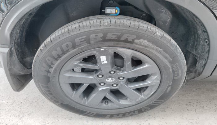 2022 Tata Harrier XTA 2.0L KRYOTEC PLUS, Diesel, Automatic, 39,684 km, tyre
