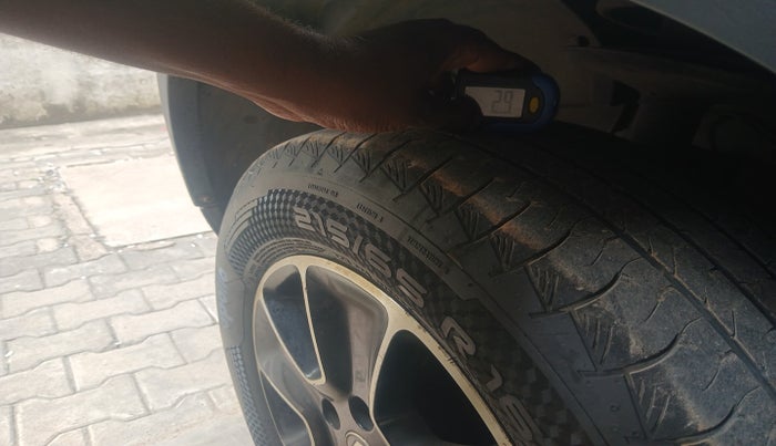 2019 Renault Duster RXS CVT, Petrol, Automatic, 94,827 km, tyre