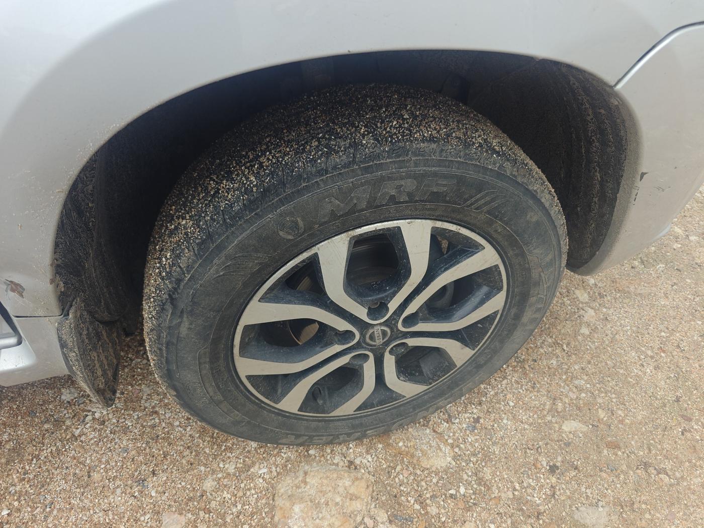 2015 Nissan Terrano XL D PLUS, Diesel, Manual, 1,81,079 km, tyre