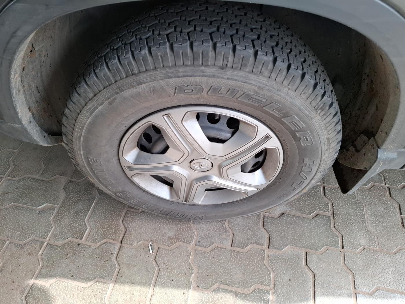 2020 Tata Harrier XM 2.0L KRYOTEC, Diesel, Manual, 1,27,317 km, tyre
