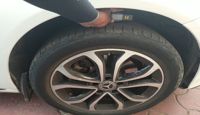 2018 Mercedes Benz C Class C 200 AVANTGARDE, Petrol, Automatic, 17,429 km, tyre