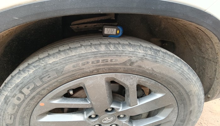 2021 Tata Safari XT, Diesel, Manual, 70,774 km, tyre