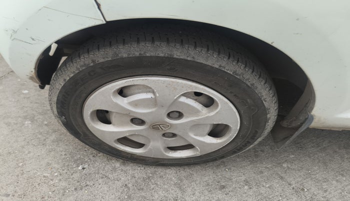 2015 Tata Nano LX, Petrol, Manual, 76,500 km, tyre