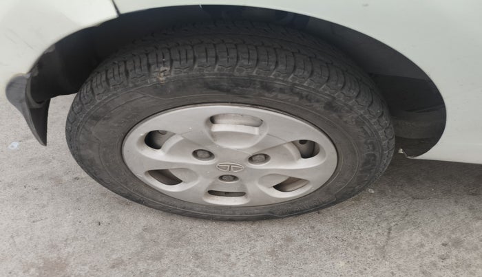 2015 Tata Nano LX, Petrol, Manual, 76,500 km, tyre