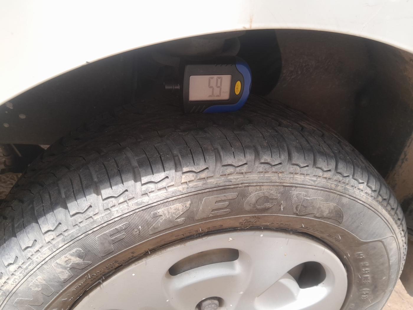 2013 Tata Nano LX, Petrol, Manual, 51,993 km, tyre