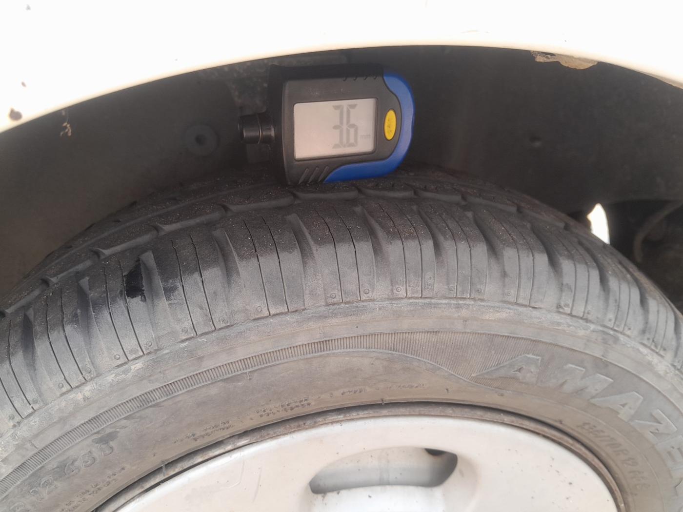 2013 Tata Nano LX, Petrol, Manual, 51,993 km, tyre