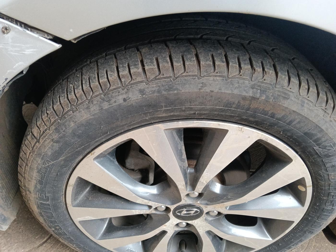 2013 Hyundai Verna FLUIDIC 1.6 VTVT SX AT, Petrol, Automatic, 59,645 km, tyre