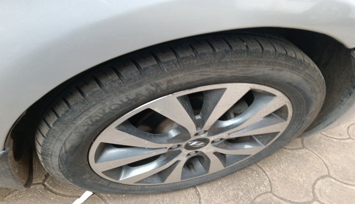 2013 Hyundai Verna FLUIDIC 1.6 VTVT SX AT, Petrol, Automatic, 59,645 km, tyre