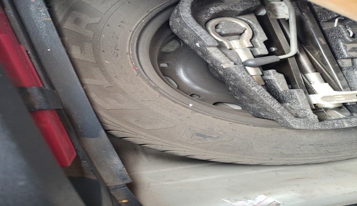 2010 Volkswagen Polo HIGHLINE1.2L, Petrol, Manual, 77,286 km, tyre