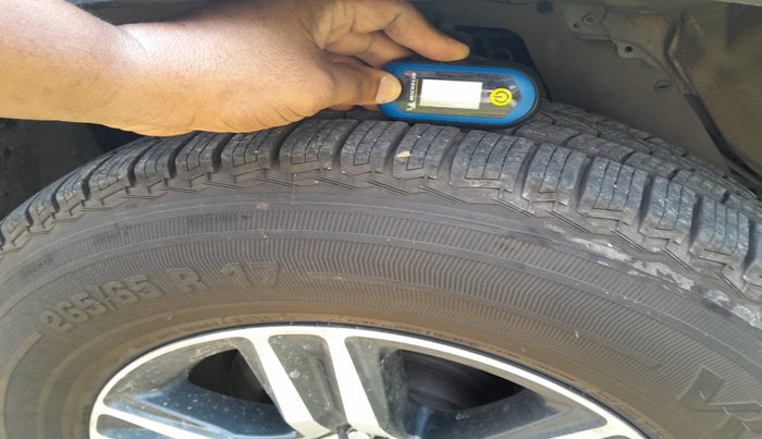 2017 Toyota Fortuner 2.8 4X4 AT, Diesel, Automatic, 1,21,476 km, tyre