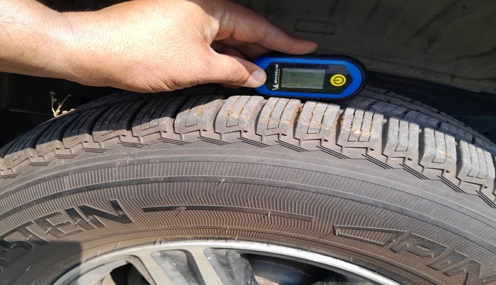 2017 Toyota Fortuner 2.8 4X4 AT, Diesel, Automatic, 1,21,476 km, tyre