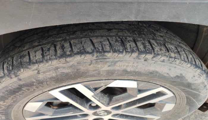 2022 Hyundai VENUE SX 1.5 CRDI, Diesel, Manual, 37,073 km, tyre